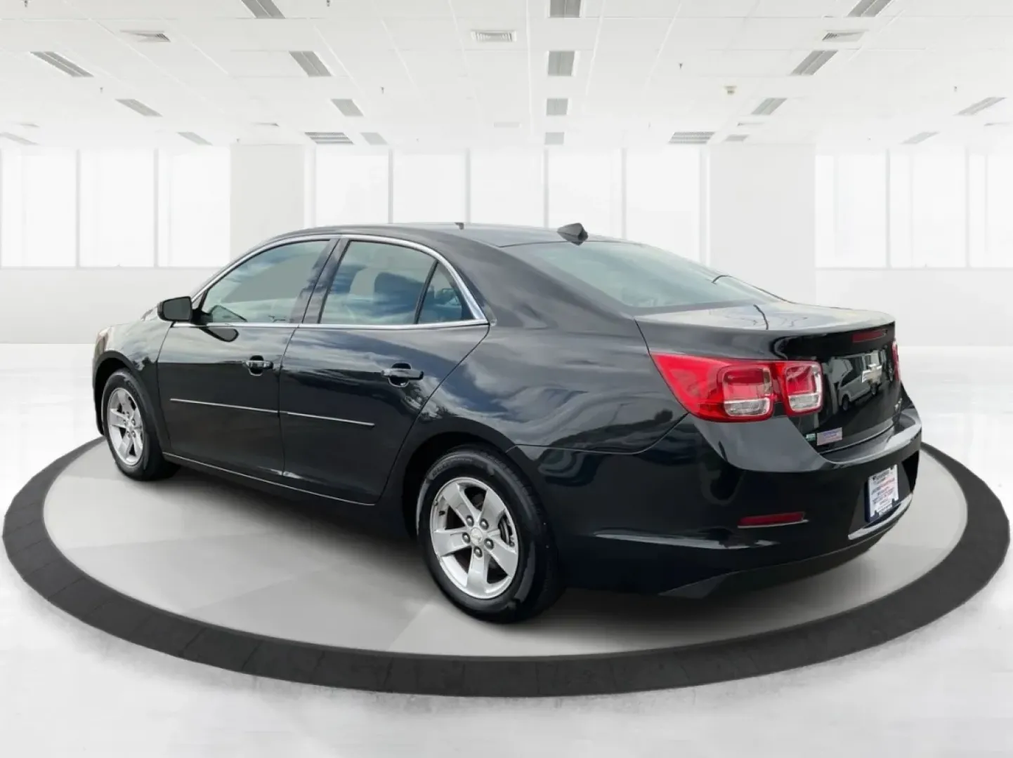2014 Chevrolet Malibu 1LS (1G11B5SLXEF) with an ECOTEC 2.5L I-4 gasoline direct injection engine, located at 8750 N County Rd 25A, Piqua, OH, 45356, (937) 908-9800, 40.164391, -84.232513 - **Discover Your Next Adventure with the 2014 Chevrolet Malibu at Advantage Car and Credit - Vandalia!**<br /> <br /> Are you on the lookout for a reliable, stylish vehicle that fits seamlessly into your busy lifestyle? Look no further! The 2014 Chevrolet Malibu 1LS is your perfect companion for dail - Photo#4