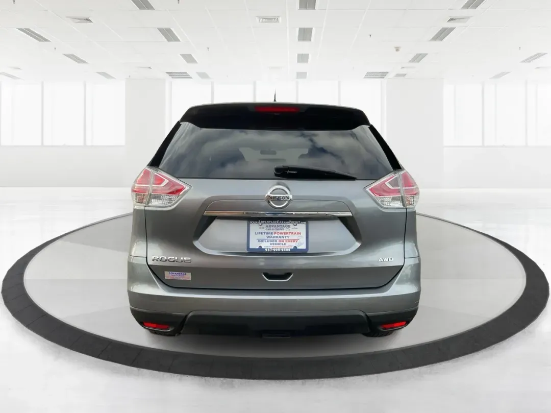 2016 Nissan Rogue S (KNMAT2MV7GP) with an 2.5L I-4 DOHC engine, located at 8750 N County Rd 25A, Piqua, OH, 45356, (937) 908-9800, 40.164391, -84.232513 - **Explore New Horizons with the 2016 Nissan Rogue: Your Ideal Adventure Companion!**<br /> <br /> Are you ready to elevate your driving experience and embark on new adventures? Look no further than this stunning 2016 Nissan Rogue, perfect for family outings, weekend getaways, or those long commutes - Photo#3