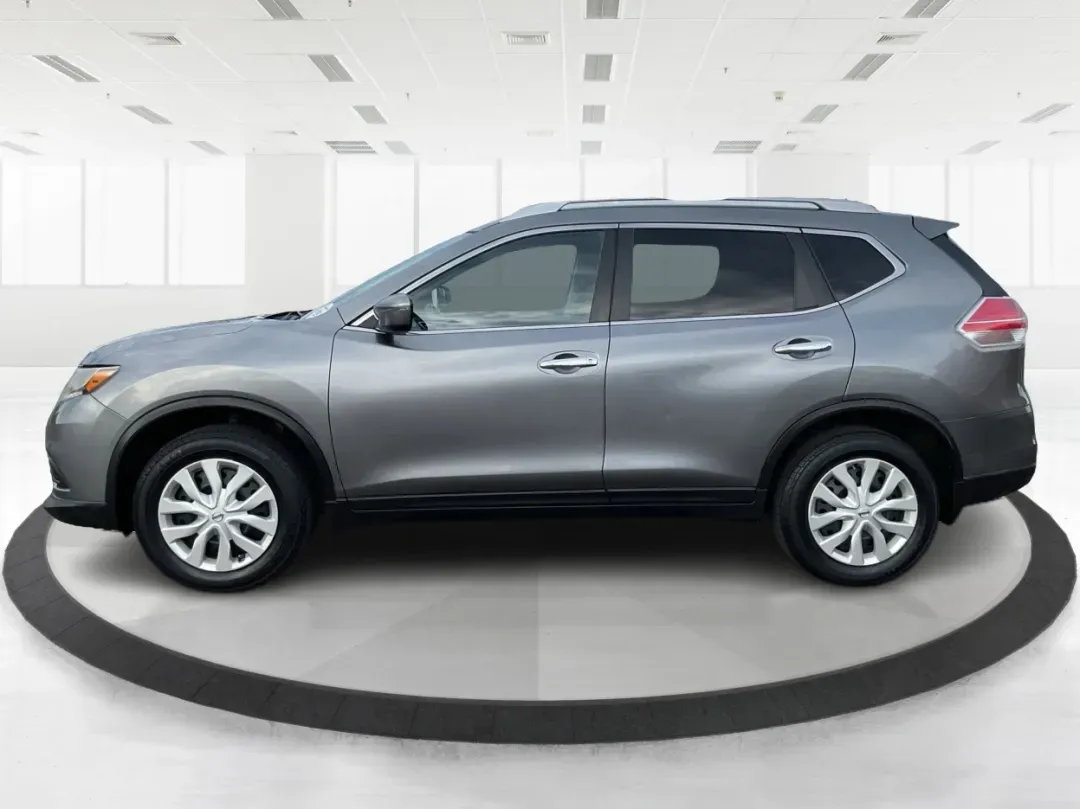 2016 Nissan Rogue S (KNMAT2MV7GP) with an 2.5L I-4 DOHC engine, located at 8750 N County Rd 25A, Piqua, OH, 45356, (937) 908-9800, 40.164391, -84.232513 - **Explore New Horizons with the 2016 Nissan Rogue: Your Ideal Adventure Companion!**<br /> <br /> Are you ready to elevate your driving experience and embark on new adventures? Look no further than this stunning 2016 Nissan Rogue, perfect for family outings, weekend getaways, or those long commutes - Photo#5
