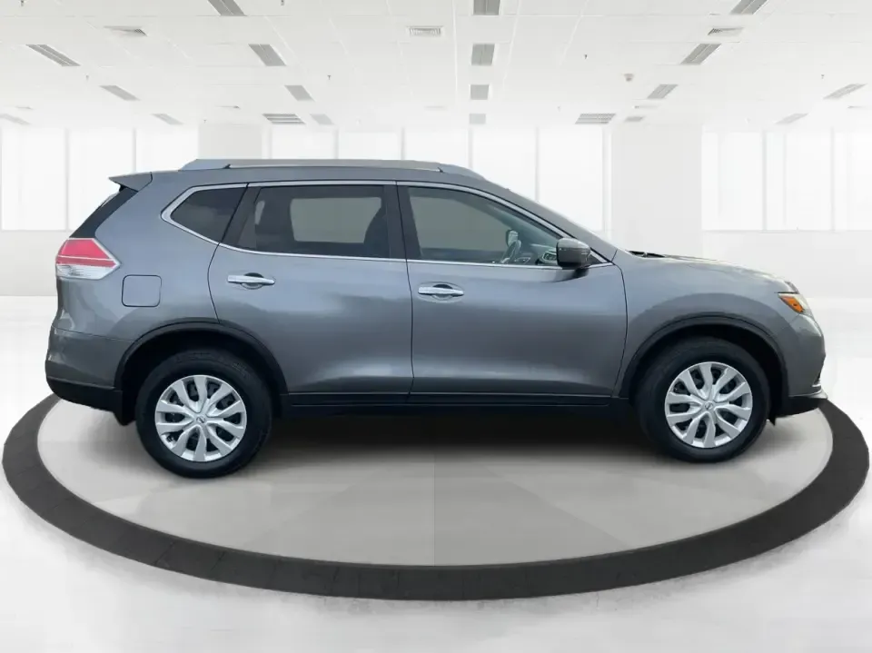 2016 Nissan Rogue S (KNMAT2MV7GP) with an 2.5L I-4 DOHC engine, CVT transmission, located at 880 E. National Road, Vandalia, OH, 45377, (937) 908-9800, 39.891918, -84.183594 - **Explore New Horizons with the 2016 Nissan Rogue: Your Ideal Adventure Companion!**<br /> <br /> Are you ready to elevate your driving experience and embark on new adventures? Look no further than this stunning 2016 Nissan Rogue, perfect for family outings, weekend getaways, or those long commutes - Photo#1
