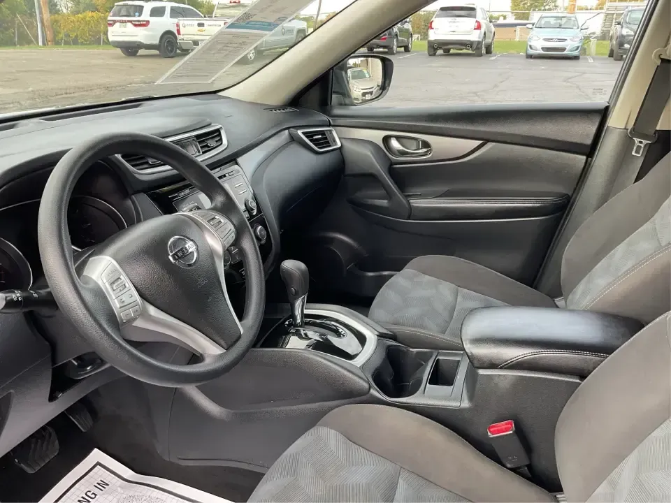 2016 Nissan Rogue S (KNMAT2MV7GP) with an 2.5L I-4 DOHC engine, CVT transmission, located at 880 E. National Road, Vandalia, OH, 45377, (937) 908-9800, 39.891918, -84.183594 - **Explore New Horizons with the 2016 Nissan Rogue: Your Ideal Adventure Companion!**<br /> <br /> Are you ready to elevate your driving experience and embark on new adventures? Look no further than this stunning 2016 Nissan Rogue, perfect for family outings, weekend getaways, or those long commutes - Photo#9