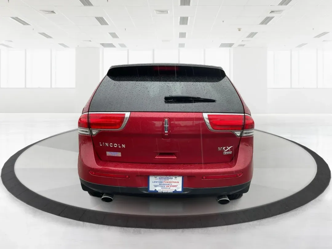 2013 Lincoln MKX Base (2LMDJ8JK8DB) with an Other engine, located at 1951 S Dayton Lakeview Rd., New Carlisle, OH, 45344, (937) 908-9800, 39.890999, -84.050255 - **Drive in Style and Comfort: 2013 Lincoln MKX at Advantage Car and Credit!**<br /> <br /> Are you ready to elevate your daily commute or weekend adventures? The 2013 Lincoln MKX is the perfect vehicle for those seeking luxury, reliability, and versatility. Whether you're a growing family looking fo - Photo#3