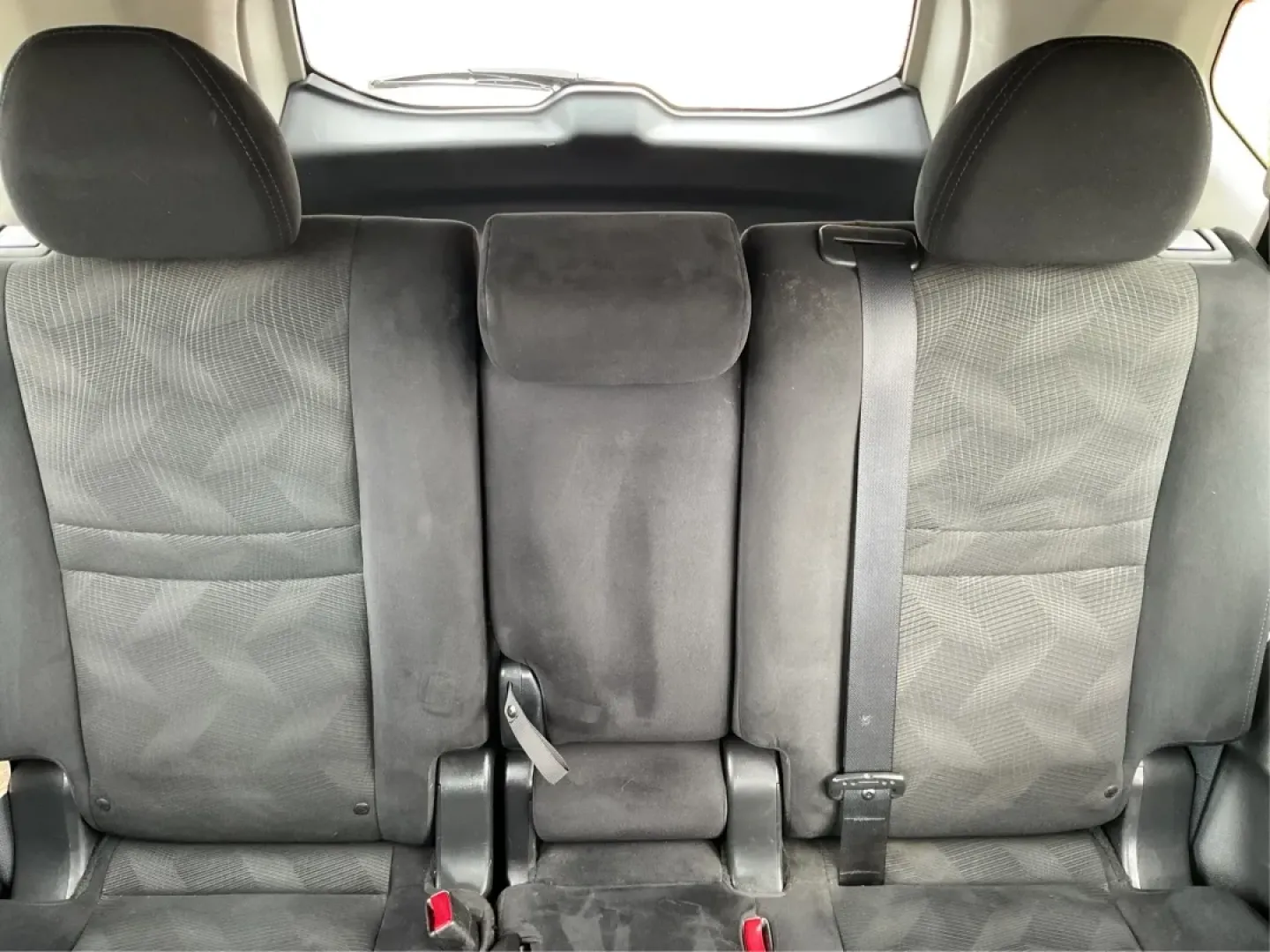 2015 Nissan Rogue SV (5N1AT2MV3FC) with an 2.5L I-4 DOHC engine, Continuously Variable Transmission transmission, located at 1184 Kauffman Ave, Fairborn, OH, 45324, (937) 908-9800, 39.807072, -84.030914 - Are you in search of the perfect vehicle to elevate your family outings or weekend adventures? Look no further than this stunning 2015 Nissan Rogue SV, available now at Advantage Car and Credit in New Carlisle, OH. This versatile SUV is not just a means of transportation; it's a lifestyle companion - Photo#13