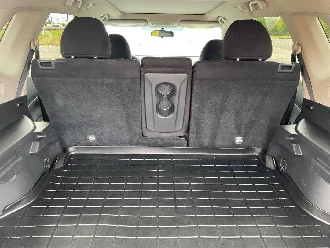 2015 Nissan Rogue SV (5N1AT2MV3FC) with an 2.5L I-4 DOHC engine, located at 401 Woodman Dr, Riverside, OH, 45431, (937) 908-9800, 39.760899, -84.123421 - Are you in search of the perfect vehicle to elevate your family outings or weekend adventures? Look no further than this stunning 2015 Nissan Rogue SV, available now at Advantage Car and Credit in New Carlisle, OH. This versatile SUV is not just a means of transportation; it's a lifestyle companion - Photo#11