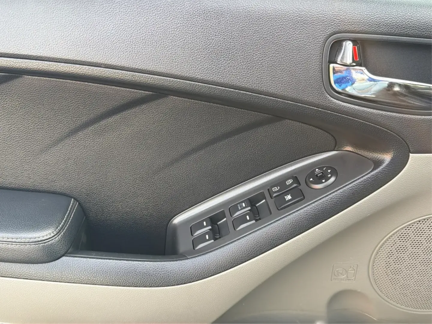 2015 Kia Forte LX (KNAFX4A67F5) with an 1.8L I-4 DOHC engine, 6-Speed Automatic transmission, located at 8750 N County Rd 25A, Piqua, OH, 45356, (937) 908-9800, 40.164391, -84.232513 - Experience the perfect blend of style, comfort, and reliability with the 2015 Kia Forte LX, available now at Advantage Car and Credit in New Carlisle, OH. This sleek sedan is designed to elevate your daily commute and provide the ideal ride for weekend adventures, making it a versatile choice for ev - Photo#17