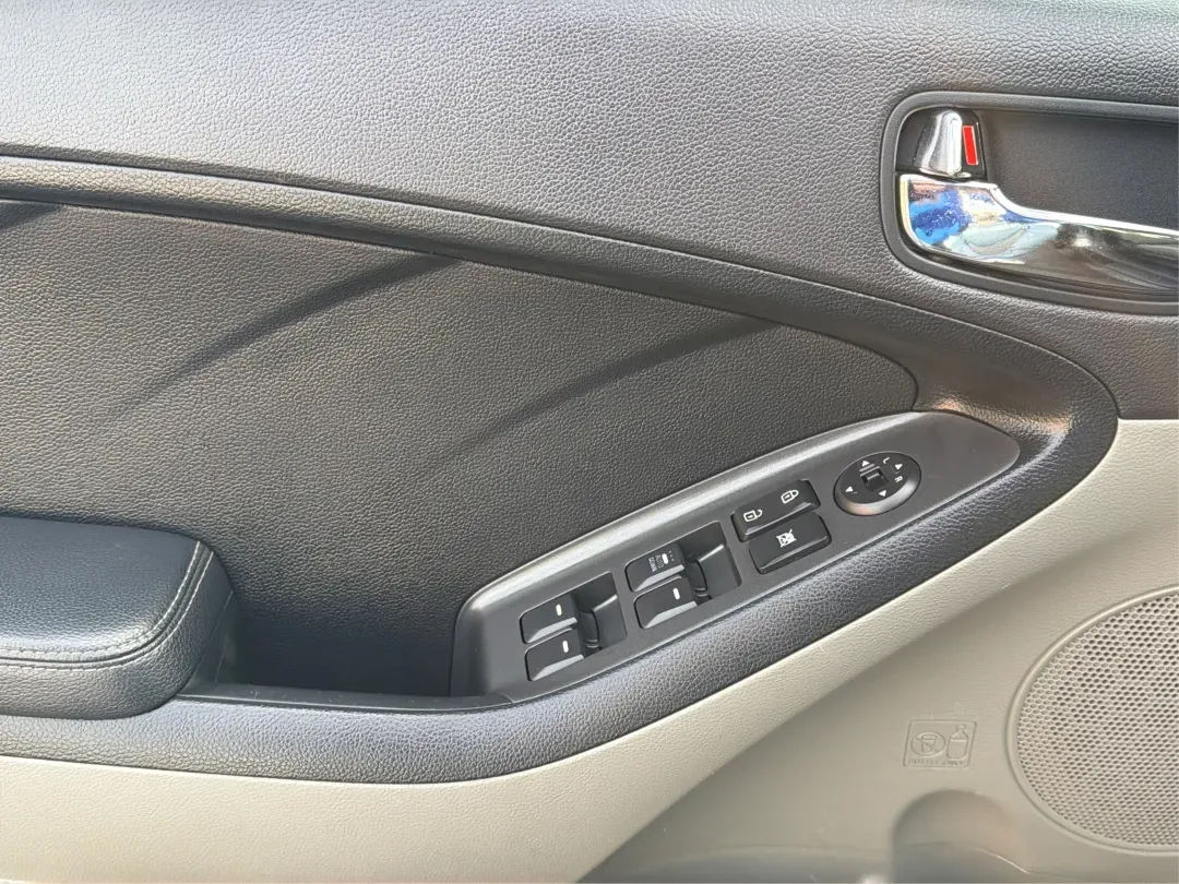 2015 Kia Forte LX (KNAFX4A67F5) with an 1.8L I-4 DOHC engine, located at 8750 N County Rd 25A, Piqua, OH, 45356, (937) 908-9800, 40.164391, -84.232513 - Experience the perfect blend of style, comfort, and reliability with the 2015 Kia Forte LX, available now at Advantage Car and Credit in New Carlisle, OH. This sleek sedan is designed to elevate your daily commute and provide the ideal ride for weekend adventures, making it a versatile choice for ev - Photo#17