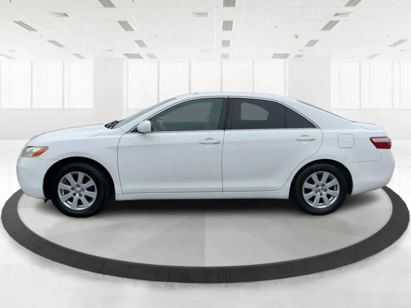 2008 Toyota Camry LE | SE | XLE (4T4BE46K18R) with an 2.4L I-4 DOHC engine, located at 8750 N County Rd 25A, Piqua, OH, 45356, (937) 908-9800, 40.164391, -84.232513 - Are you on the hunt for a reliable sedan that blends comfort and style with unbeatable affordability? Look no further! The 2008 Toyota Camry LE, available at Advantage Car and Credit in Riverside, OH, is the perfect vehicle for anyone seeking a dependable ride for daily commutes or family outings. W - Photo#5