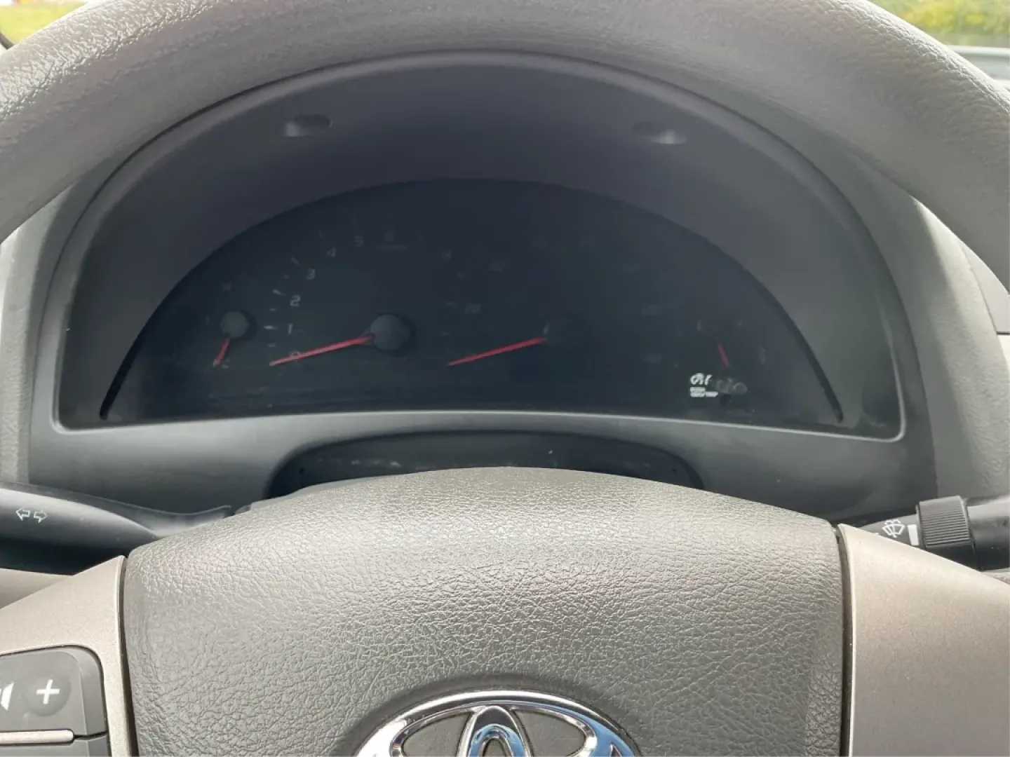 2008 Toyota Camry LE | SE | XLE (4T4BE46K18R) with an 2.4L I-4 DOHC engine, located at 8750 N County Rd 25A, Piqua, OH, 45356, (937) 908-9800, 40.164391, -84.232513 - Are you on the hunt for a reliable sedan that blends comfort and style with unbeatable affordability? Look no further! The 2008 Toyota Camry LE, available at Advantage Car and Credit in Riverside, OH, is the perfect vehicle for anyone seeking a dependable ride for daily commutes or family outings. W - Photo#15