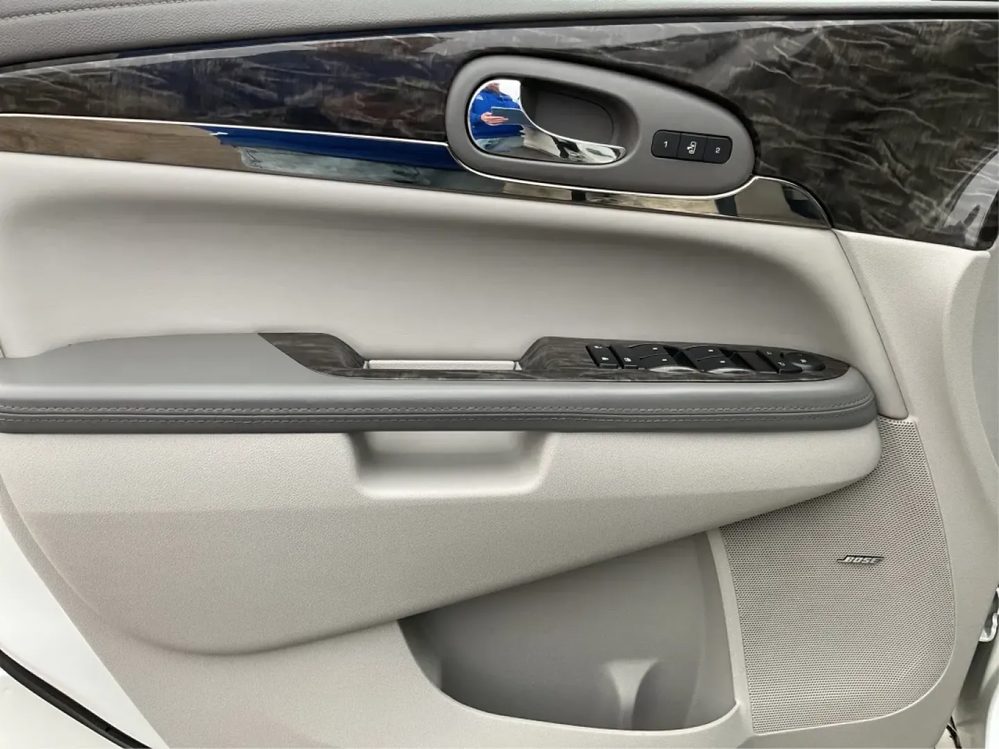 2014 Buick Enclave Leather (5GAKRBKD2EJ) with an 3.6L V-6 gasoline direct injection engine, located at 4508 South Dixie Dr, Moraine, OH, 45439, (937) 908-9800, 39.689976, -84.218452 - **Elevate Your Family Adventures with the 2014 Buick Enclave at Advantage Car and Credit - Moraine!**<br /> <br /> If you're searching for a vehicle that can effortlessly accommodate your growing family, tackle weekend adventures, and offer the comfort and space you deserve, look no further than thi - Photo#19