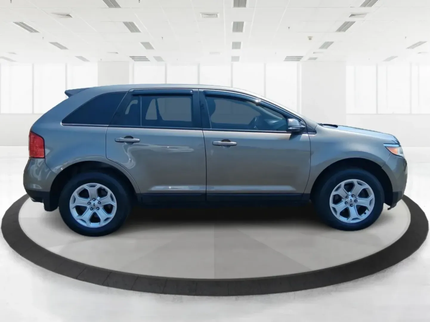 2014 Ford Edge SEL (2FMDK4JCXEB) with an 3.5L V-6 DOHC engine, located at 4508 South Dixie Dr, Moraine, OH, 45439, (937) 908-9800, 39.689976, -84.218452 - Are you searching for the perfect vehicle to elevate your family adventures or enhance your daily commute? Look no further! The 2014 Ford Edge SEL is designed to fit every aspect of your lifestyle, whether you're navigating busy city streets, embarking on weekend getaways, or simply running errands - Photo#1