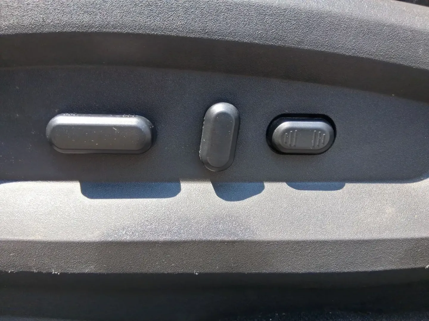 2014 Ford Edge SEL (2FMDK4JCXEB) with an 3.5L V-6 DOHC engine, located at 4508 South Dixie Dr, Moraine, OH, 45439, (937) 908-9800, 39.689976, -84.218452 - Are you searching for the perfect vehicle to elevate your family adventures or enhance your daily commute? Look no further! The 2014 Ford Edge SEL is designed to fit every aspect of your lifestyle, whether you're navigating busy city streets, embarking on weekend getaways, or simply running errands - Photo#18