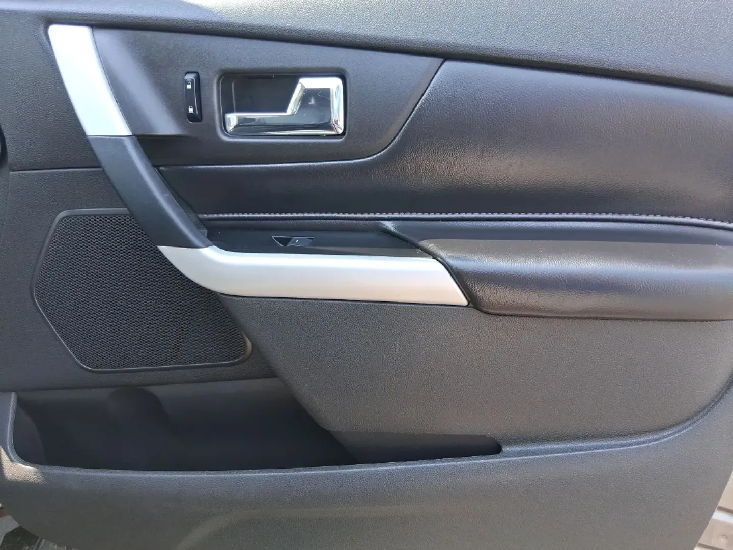 2014 Ford Edge SEL (2FMDK4JCXEB) with an 3.5L V-6 DOHC engine, located at 4508 South Dixie Dr, Moraine, OH, 45439, (937) 908-9800, 39.689976, -84.218452 - Are you searching for the perfect vehicle to elevate your family adventures or enhance your daily commute? Look no further! The 2014 Ford Edge SEL is designed to fit every aspect of your lifestyle, whether you're navigating busy city streets, embarking on weekend getaways, or simply running errands - Photo#20