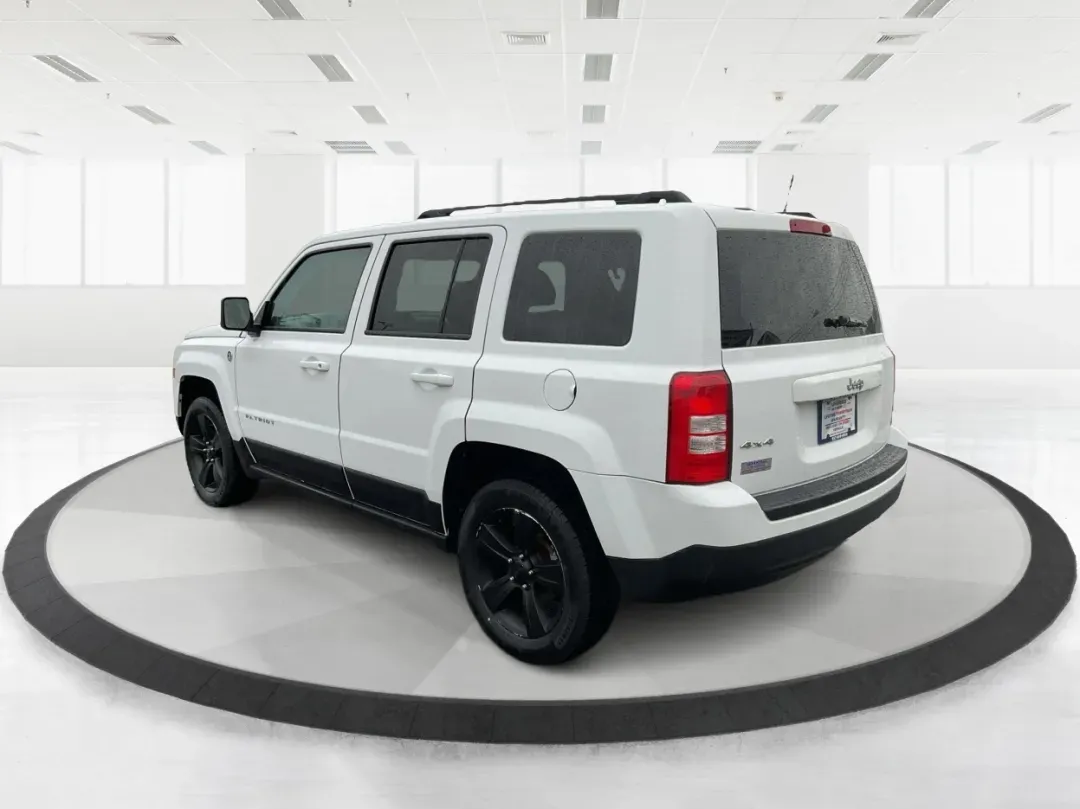 2016 Jeep Patriot Sport (1C4NJRBB5GD) with an 2.4L I-4 DOHC engine, located at 4508 South Dixie Dr, Moraine, OH, 45439, (937) 908-9800, 39.689976, -84.218452 - **Adventure Awaits with this 2016 Jeep Patriot Sport at Advantage Car and Credit - New Carlisle!**<br /> <br /> Are you ready to embrace the road less traveled? Whether you're planning weekend getaways with family or searching for the perfect commuter car that can handle a bit of adventure, this 201 - Photo#4