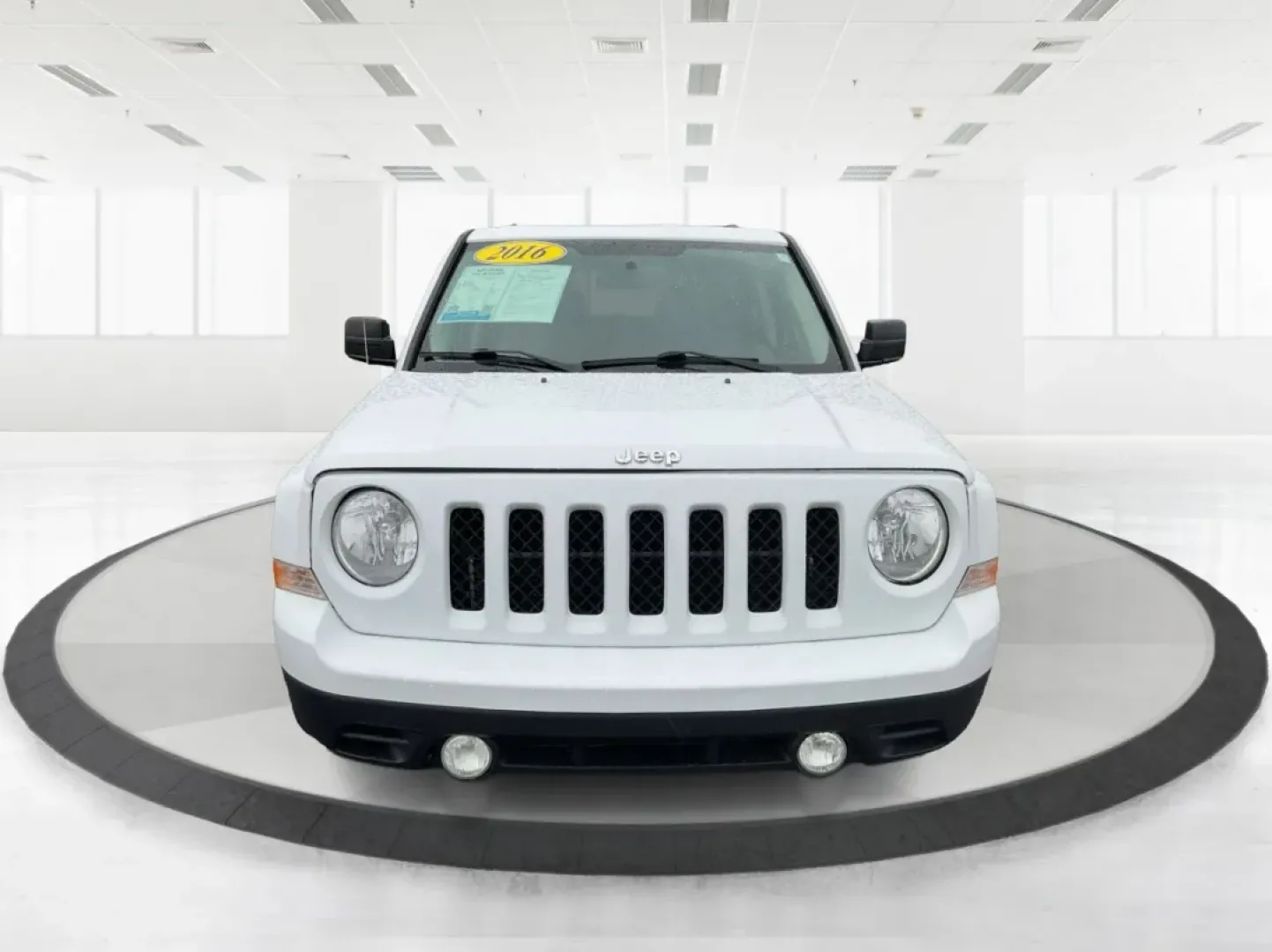 2016 Jeep Patriot Sport (1C4NJRBB5GD) with an 2.4L I-4 DOHC engine, located at 4508 South Dixie Dr, Moraine, OH, 45439, (937) 908-9800, 39.689976, -84.218452 - **Adventure Awaits with this 2016 Jeep Patriot Sport at Advantage Car and Credit - New Carlisle!**<br /> <br /> Are you ready to embrace the road less traveled? Whether you're planning weekend getaways with family or searching for the perfect commuter car that can handle a bit of adventure, this 201 - Photo#7