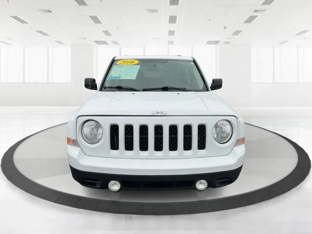2016 Jeep Patriot Sport (1C4NJRBB5GD) with an 2.4L I-4 DOHC engine, located at 4508 South Dixie Dr, Moraine, OH, 45439, (937) 908-9800, 39.689976, -84.218452 - **Adventure Awaits with this 2016 Jeep Patriot Sport at Advantage Car and Credit - New Carlisle!**<br /> <br /> Are you ready to embrace the road less traveled? Whether you're planning weekend getaways with family or searching for the perfect commuter car that can handle a bit of adventure, this 201 - Photo#7