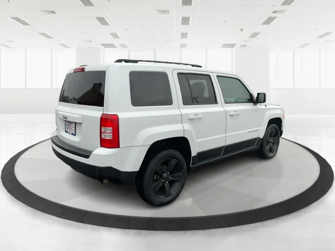 2016 Jeep Patriot Sport (1C4NJRBB5GD) with an 2.4L I-4 DOHC engine, located at 1230 East Main St, Xenia, OH, 45385, (937) 908-9800, 39.688026, -83.910172 - **Adventure Awaits with this 2016 Jeep Patriot Sport at Advantage Car and Credit - New Carlisle!**<br /> <br /> Are you ready to embrace the road less traveled? Whether you're planning weekend getaways with family or searching for the perfect commuter car that can handle a bit of adventure, this 201 - Photo#2