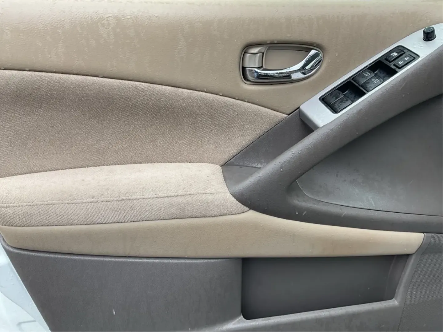 2014 Nissan Murano SV (JN8AZ1MW9EW) with an 3.5L V-6 DOHC engine, located at 401 Woodman Dr, Riverside, OH, 45431, (937) 908-9800, 39.760899, -84.123421 - **Discover the Perfect Blend of Style and Functionality with the 2014 Nissan Murano SV Your Ideal SUV for Riverside Adventures!**<br /> <br /> Are you searching for a versatile vehicle that can keep up with your busy lifestyle? Look no further! The 2014 Nissan Murano SV, available at Advantage Car - Photo#18