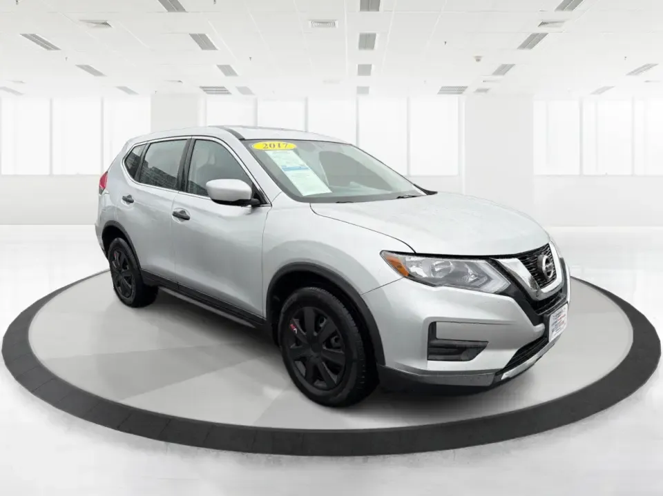 photo of 2017 Nissan Rogue S