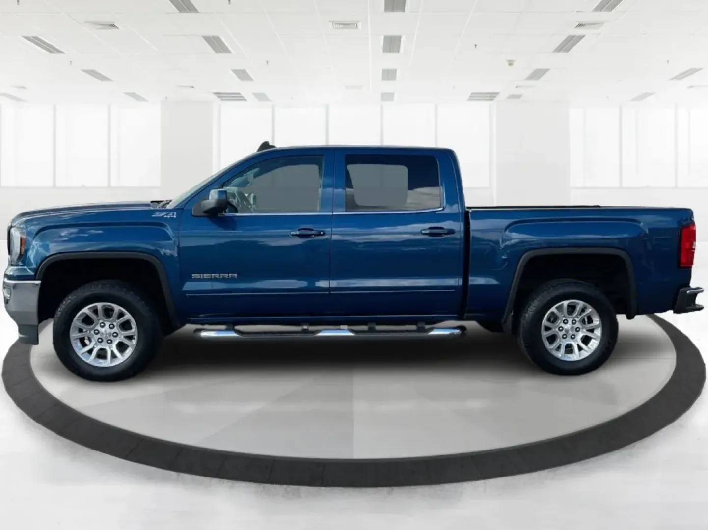 2018 GMC Sierra 1500 SLE (3GTU2MEC2JG) with an 5.3 engine, located at 1230 East Main St, Xenia, OH, 45385, (937) 908-9800, 39.688026, -83.910172 - Elevate your lifestyle with the unparalleled capability and comfort of the 2018 GMC Sierra 1500 SLE, now available at Advantage Car and Credit in Xenia, OH. This crew cab truck is not just a vehicle; it's a versatile companion for weekend adventures, family outings, and daily commutes alike. If you' - Photo#5