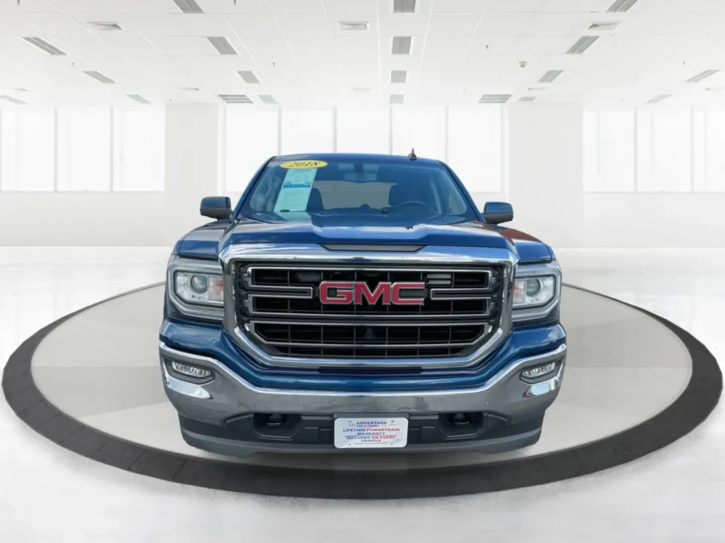 2018 GMC Sierra 1500 SLE (3GTU2MEC2JG) with an 5.3 engine, located at 1230 East Main St, Xenia, OH, 45385, (937) 908-9800, 39.688026, -83.910172 - Elevate your lifestyle with the unparalleled capability and comfort of the 2018 GMC Sierra 1500 SLE, now available at Advantage Car and Credit in Xenia, OH. This crew cab truck is not just a vehicle; it's a versatile companion for weekend adventures, family outings, and daily commutes alike. If you' - Photo#7