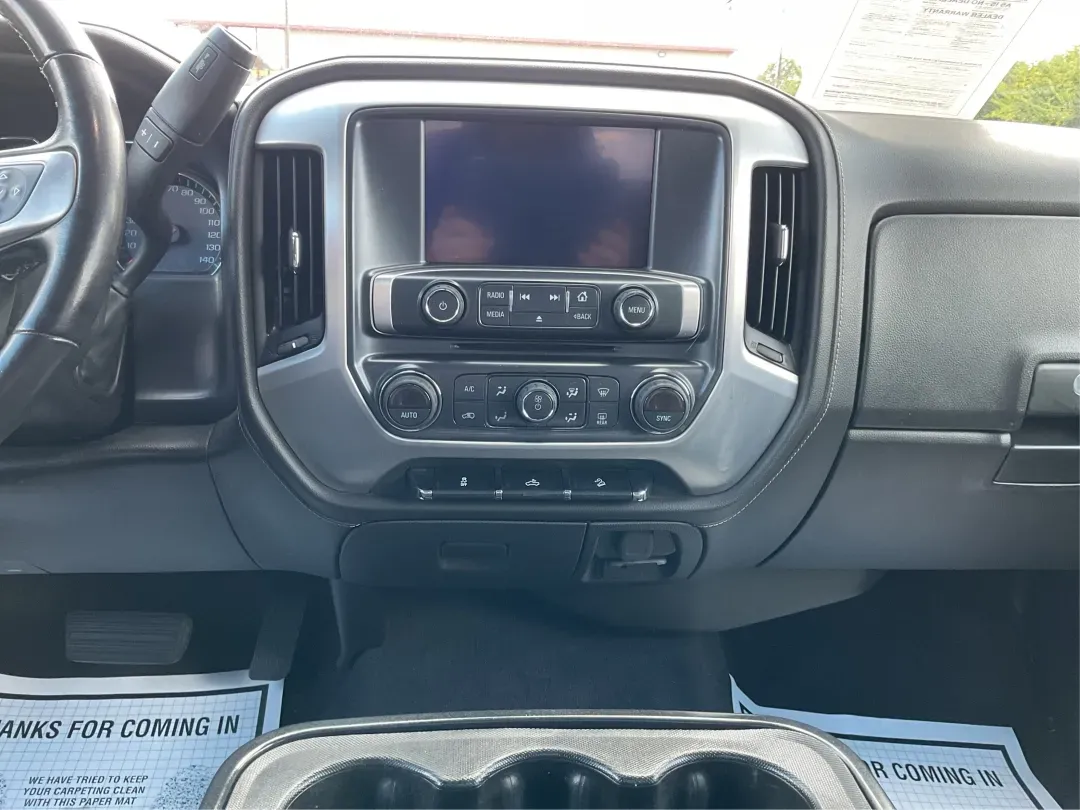 2018 GMC Sierra 1500 SLE (3GTU2MEC2JG) with an 5.3 engine, located at 1230 East Main St, Xenia, OH, 45385, (937) 908-9800, 39.688026, -83.910172 - Elevate your lifestyle with the unparalleled capability and comfort of the 2018 GMC Sierra 1500 SLE, now available at Advantage Car and Credit in Xenia, OH. This crew cab truck is not just a vehicle; it's a versatile companion for weekend adventures, family outings, and daily commutes alike. If you' - Photo#12
