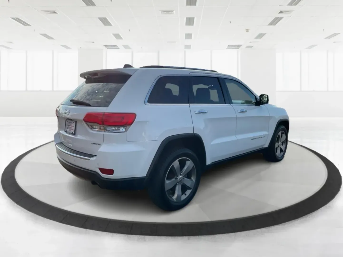 2014 Jeep Grand Cherokee Limited (1C4RJFBG8EC) with an Other engine, located at 1951 S Dayton Lakeview Rd., New Carlisle, OH, 45344, (937) 908-9800, 39.890999, -84.050255 - Are you ready to elevate your weekend adventures or transform your daily commute? Look no further! At Advantage Car and Credit in Troy, OH, we are excited to present this stunning 2014 Jeep Grand Cherokee Limited. This versatile SUV is not just a vehicle; it's a lifestyle enhancer, perfect for famil - Photo#2