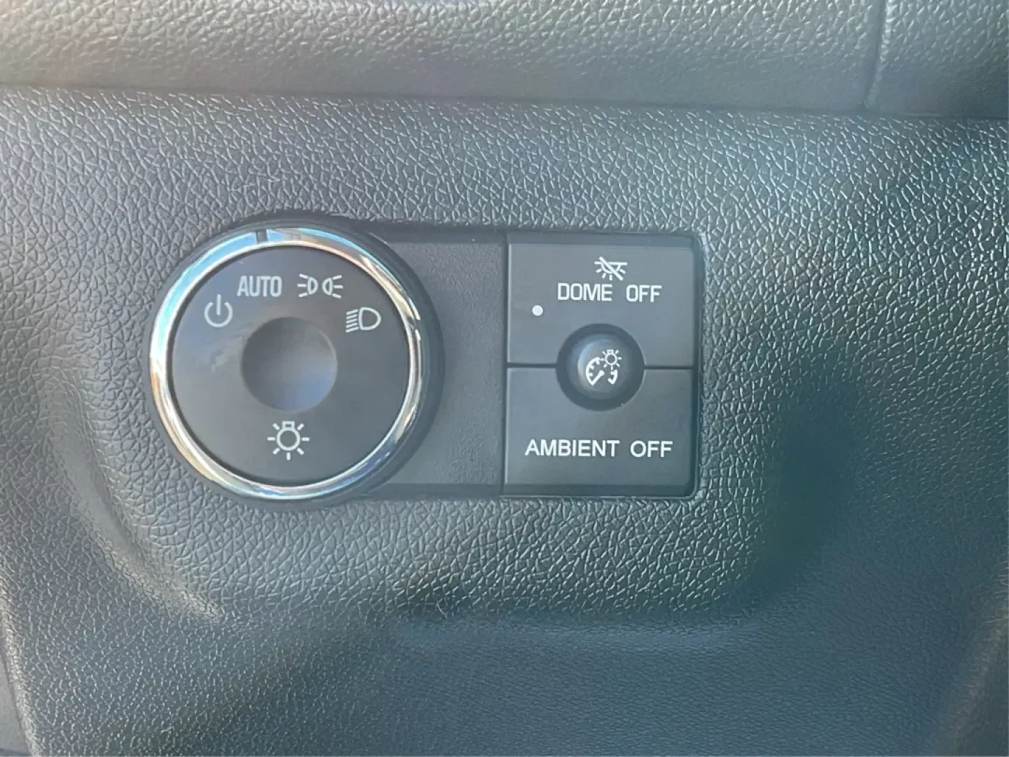 2015 Buick Enclave Leather (5GAKRBKD3FJ) with an 3.6L V-6 gasoline direct injection engine, located at 8750 N County Rd 25A, Piqua, OH, 45356, (937) 908-9800, 40.164391, -84.232513 - **Discover Your Next Adventure with the 2015 Buick Enclave at Advantage Car and Credit - Piqua!**<br /> <br /> Are you ready to elevate your family adventures or daily commutes? The 2015 Buick Enclave is the perfect vehicle for growing families and weekend explorers alike. With its spacious interior - Photo#16