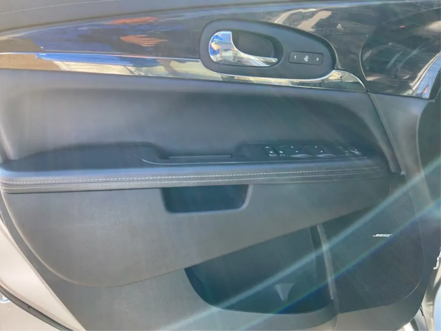 2015 Buick Enclave Leather (5GAKRBKD3FJ) with an 3.6L V-6 gasoline direct injection engine, located at 8750 N County Rd 25A, Piqua, OH, 45356, (937) 908-9800, 40.164391, -84.232513 - **Discover Your Next Adventure with the 2015 Buick Enclave at Advantage Car and Credit - Piqua!**<br /> <br /> Are you ready to elevate your family adventures or daily commutes? The 2015 Buick Enclave is the perfect vehicle for growing families and weekend explorers alike. With its spacious interior - Photo#18