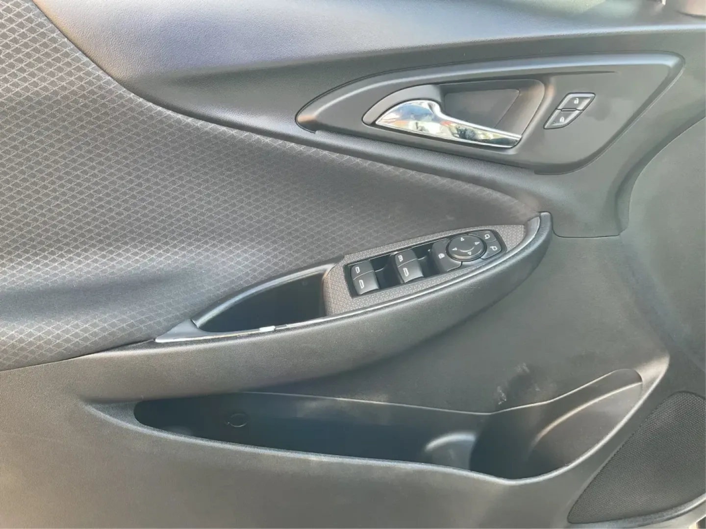 2017 Chevrolet Malibu 1LT (1G1ZE5ST4HF) with an 1.5L I-4 gasoline direct injection engine, located at 1184 Kauffman Ave, Fairborn, OH, 45324, (937) 908-9800, 39.807072, -84.030914 - ### Drive Your Dreams with This 2017 Chevrolet Malibu Perfect for Modern Living!<br /> <br /> Are you in search of a reliable sedan that balances comfort, efficiency, and style? Look no further than this stunning 2017 Chevrolet Malibu 1LT, available now at Advantage Car and Credit in Fairborn, OH. - Photo#19