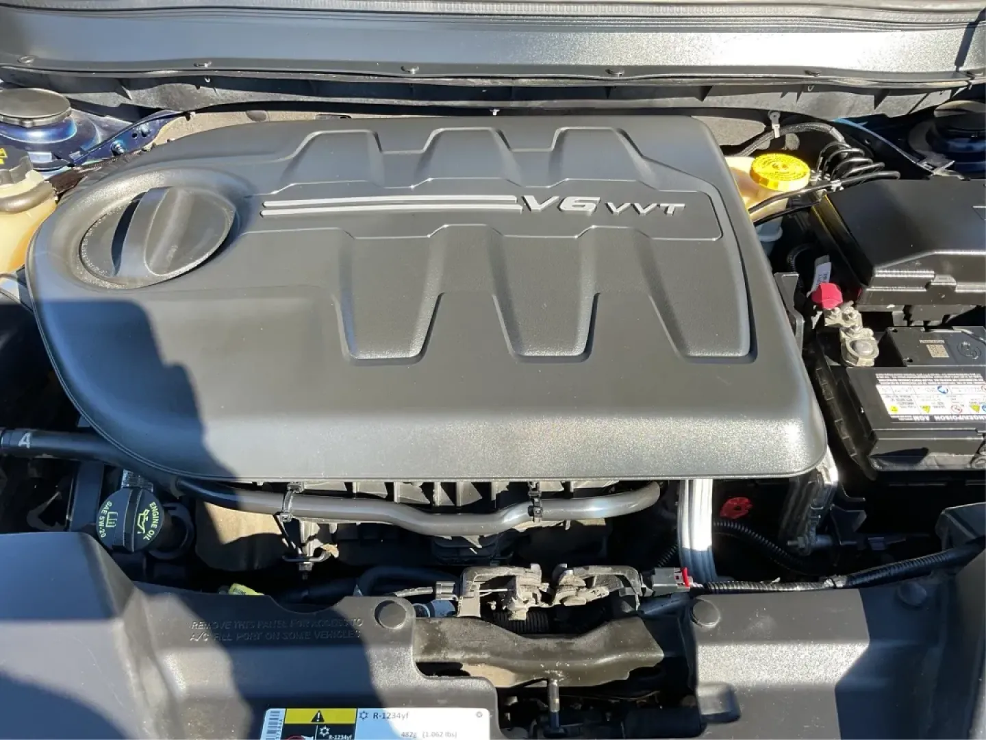 2015 Jeep Cherokee Latitude (1C4PJMCS5FW) with an Other engine, located at 4508 South Dixie Dr, Moraine, OH, 45439, (937) 908-9800, 39.689976, -84.218452 - **Adventure Awaits with the 2015 Jeep Cherokee Latitude at Advantage Car and Credit Moraine**<br /> <br /> Are you ready to elevate your lifestyle with a rugged yet refined vehicle? Whether you're commuting through the bustling streets of Moraine or embarking on a weekend adventure to nearby attrac - Photo#11