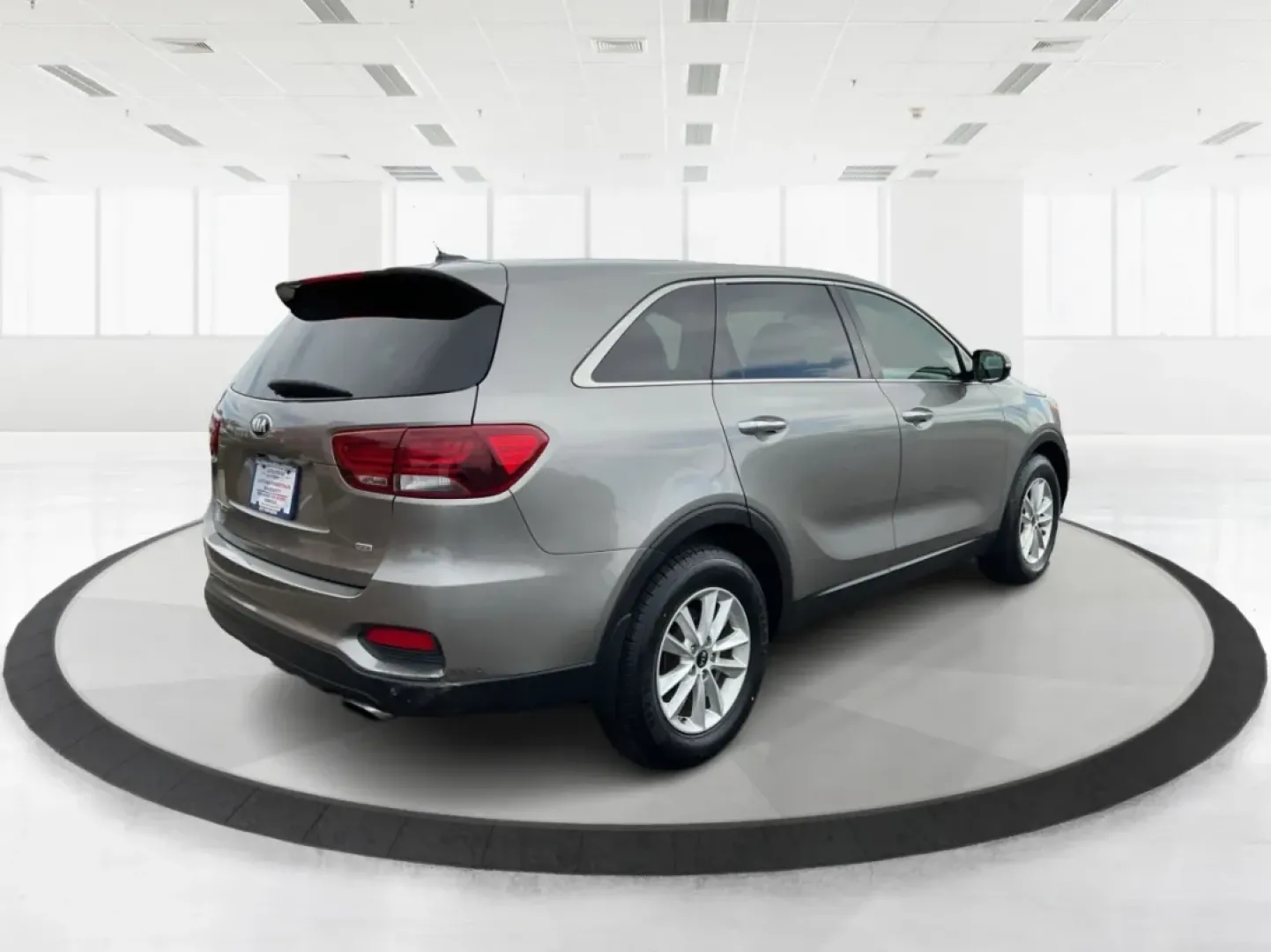 2019 Kia Sorento 2.4L LX (5XYPG4A33KG) with an 2.4L I-4 gasoline direct injection engine, located at 1951 S Dayton Lakeview Rd., New Carlisle, OH, 45344, (937) 908-9800, 39.890999, -84.050255 - **Discover Your Next Adventure with the 2019 Kia Sorento at Advantage Car and Credit!**<br /> <br /> Are you ready to elevate your lifestyle with a vehicle that perfectly blends comfort, versatility, and style? Look no further than the 2019 Kia Sorento, available now at Advantage Car and Credit in N - Photo#2