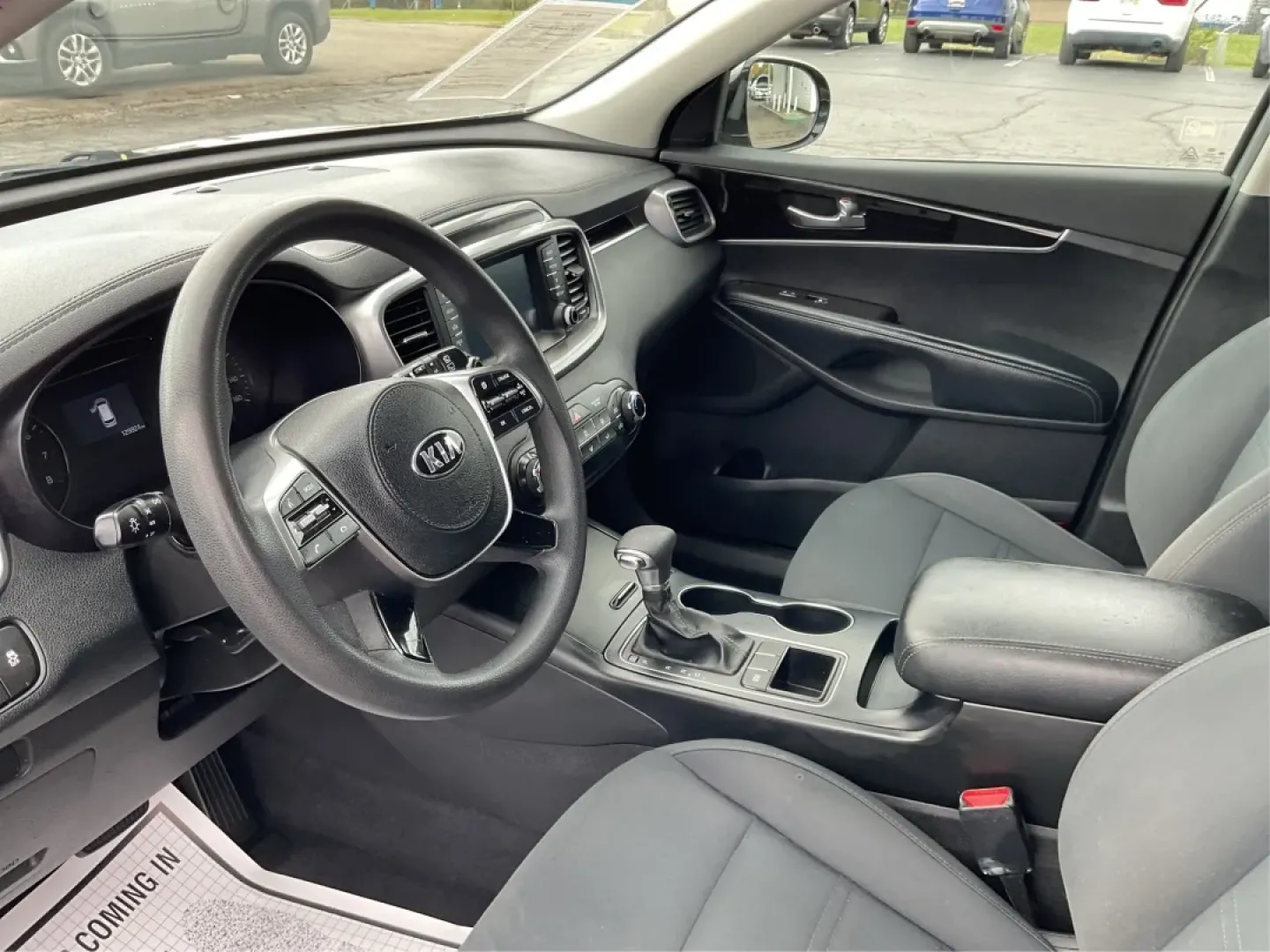 2019 Kia Sorento 2.4L LX (5XYPG4A33KG) with an 2.4L I-4 gasoline direct injection engine, located at 1951 S Dayton Lakeview Rd., New Carlisle, OH, 45344, (937) 908-9800, 39.890999, -84.050255 - **Discover Your Next Adventure with the 2019 Kia Sorento at Advantage Car and Credit!**<br /> <br /> Are you ready to elevate your lifestyle with a vehicle that perfectly blends comfort, versatility, and style? Look no further than the 2019 Kia Sorento, available now at Advantage Car and Credit in N - Photo#9