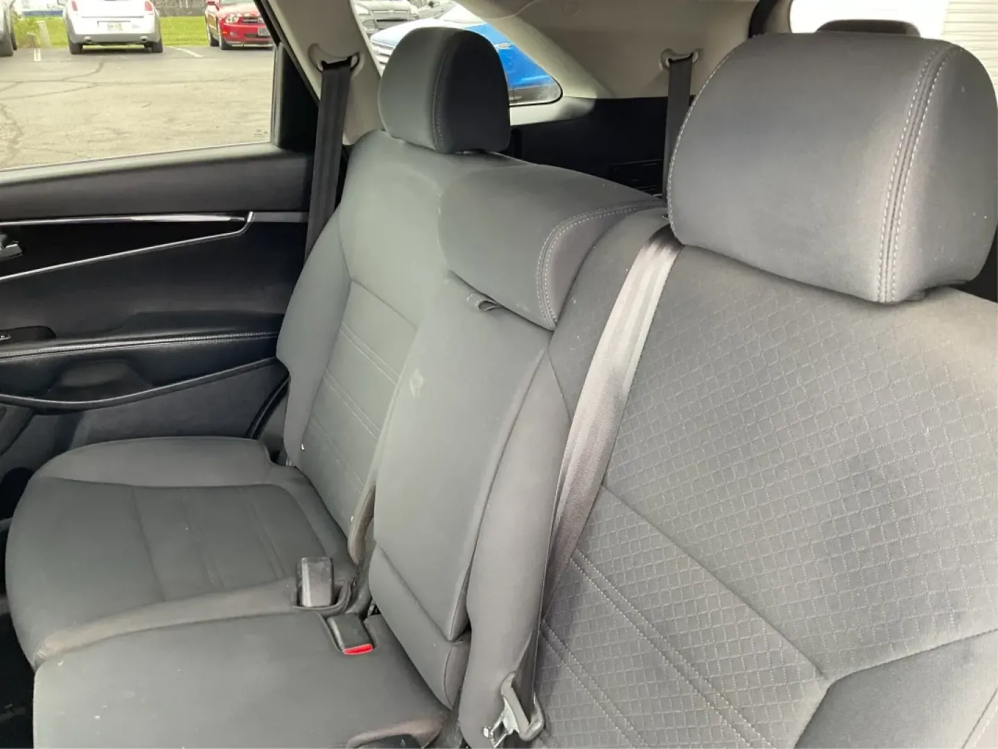 2019 Kia Sorento 2.4L LX (5XYPG4A33KG) with an 2.4L I-4 gasoline direct injection engine, located at 1951 S Dayton Lakeview Rd., New Carlisle, OH, 45344, (937) 908-9800, 39.890999, -84.050255 - **Discover Your Next Adventure with the 2019 Kia Sorento at Advantage Car and Credit!**<br /> <br /> Are you ready to elevate your lifestyle with a vehicle that perfectly blends comfort, versatility, and style? Look no further than the 2019 Kia Sorento, available now at Advantage Car and Credit in N - Photo#10