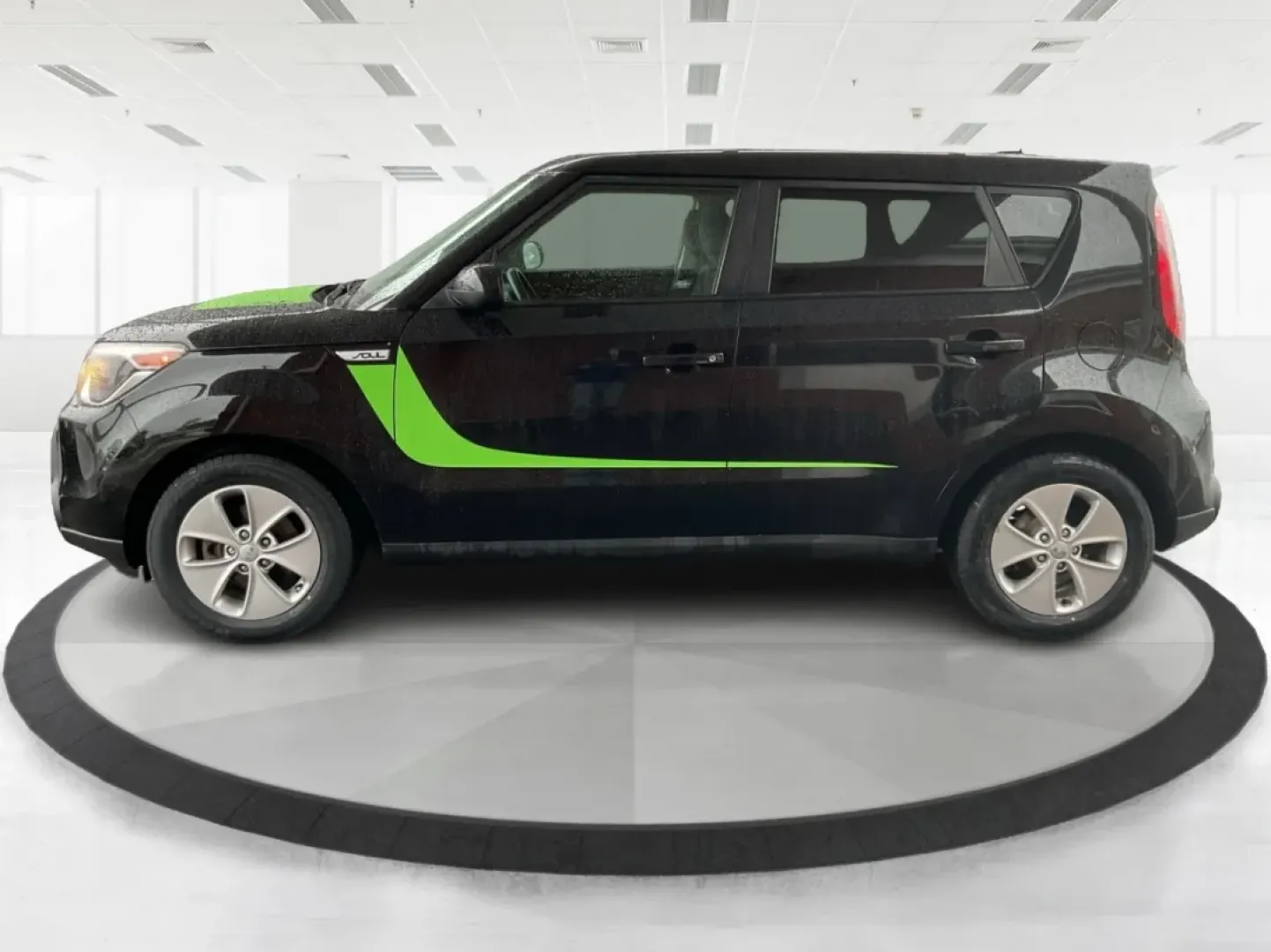 2016 Kia Soul Base (KNDJN2A25G7) with an Other engine, located at 401 Woodman Dr, Riverside, OH, 45431, (937) 908-9800, 39.760899, -84.123421 - **Unleash Your Adventures with the 2016 Kia Soul at Advantage Car and Credit - Riverside!**<br /> <br /> Are you ready to elevate your daily commutes and weekend getaways? The 2016 Kia Soul is the perfect vehicle for those seeking a blend of style, comfort, and practicality. With its spacious interi - Photo#5