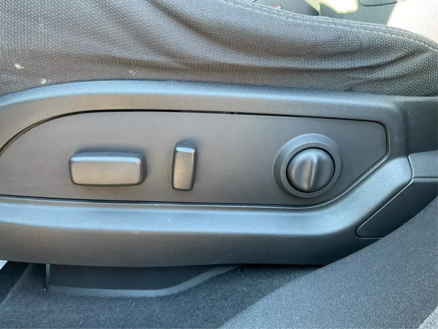 2014 GMC Acadia SLE-2 (1GKKRPKD9EJ) with an 3.6L V-6 gasoline direct injection engine, located at 1099 N County Rd 25A, Troy, OH, 45373, (937) 908-9800, 40.057079, -84.212883 - **Explore Life's Adventures with the 2014 GMC Acadia SLE-2**<br /> <br /> Are you ready to elevate your family road trips, daily commutes, or weekend getaways? The 2014 GMC Acadia SLE-2 is the ideal SUV that seamlessly blends comfort, capability, and style, making it perfect for growing families and - Photo#17