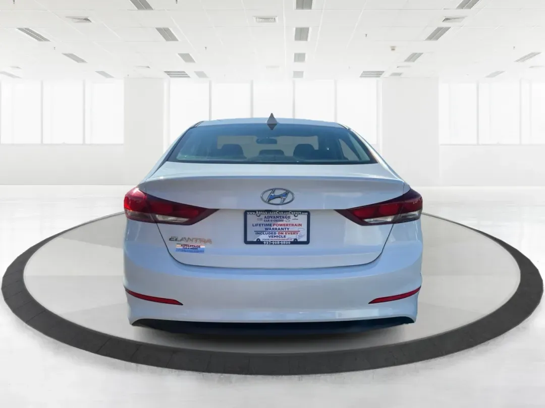 2018 Hyundai Elantra SEL (5NPD84LF6JH) with an Nu 2L I-4 DOHC engine, located at 4508 South Dixie Dr, Moraine, OH, 45439, (937) 908-9800, 39.689976, -84.218452 - **Elevate Your Daily Drive with the 2018 Hyundai Elantra SEL Perfect for Commuters and Families Alike!**<br /> <br /> Are you searching for a reliable and stylish vehicle that fits into your busy lifestyle? At Advantage Car and Credit - Piqua, we understand that finding the right car can be challen - Photo#3