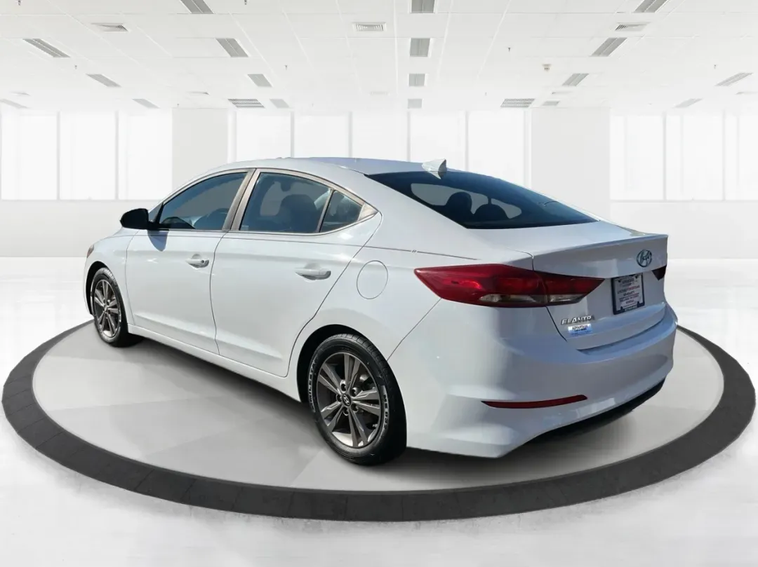 2018 Hyundai Elantra SEL (5NPD84LF6JH) with an Nu 2L I-4 DOHC engine, located at 4508 South Dixie Dr, Moraine, OH, 45439, (937) 908-9800, 39.689976, -84.218452 - **Elevate Your Daily Drive with the 2018 Hyundai Elantra SEL Perfect for Commuters and Families Alike!**<br /> <br /> Are you searching for a reliable and stylish vehicle that fits into your busy lifestyle? At Advantage Car and Credit - Piqua, we understand that finding the right car can be challen - Photo#4