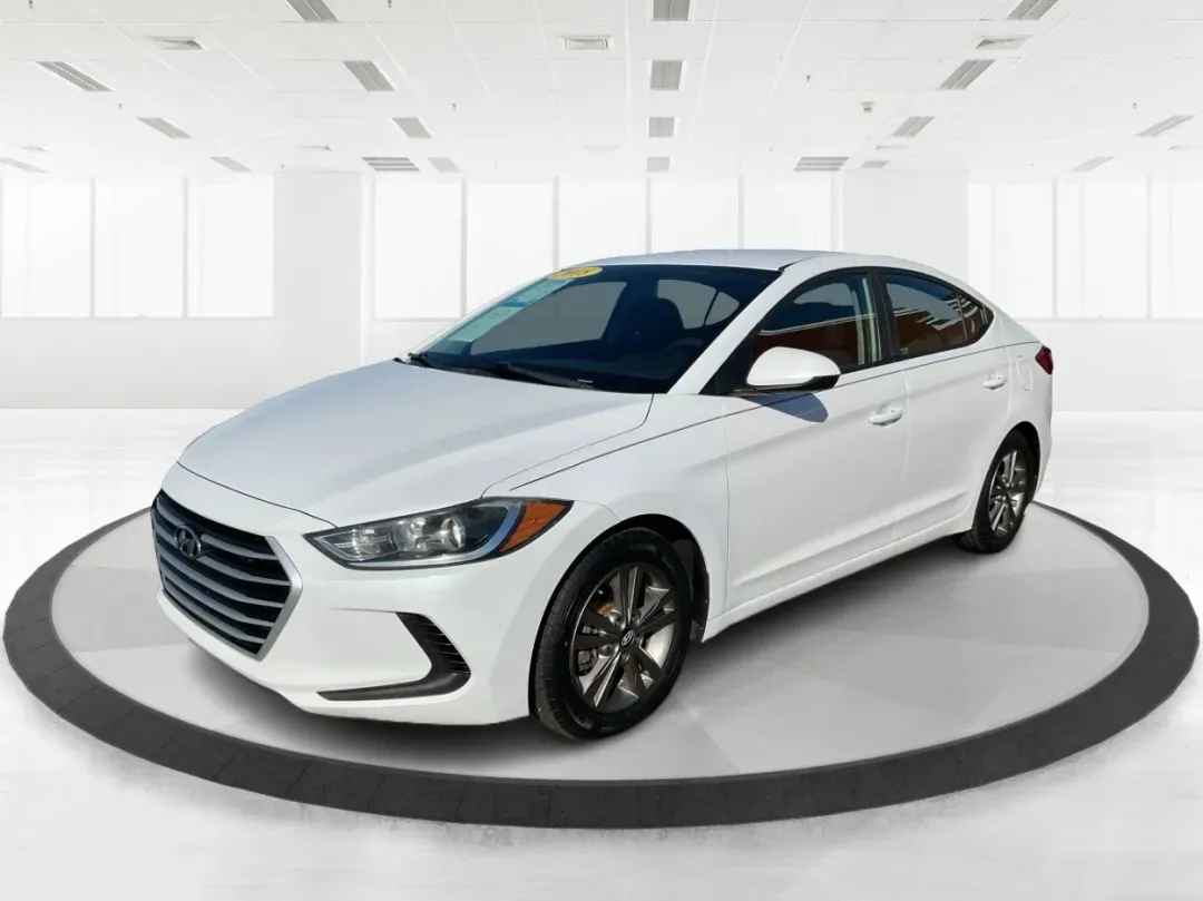 2018 Hyundai Elantra SEL (5NPD84LF6JH) with an Nu 2L I-4 DOHC engine, located at 4508 South Dixie Dr, Moraine, OH, 45439, (937) 908-9800, 39.689976, -84.218452 - **Elevate Your Daily Drive with the 2018 Hyundai Elantra SEL Perfect for Commuters and Families Alike!**<br /> <br /> Are you searching for a reliable and stylish vehicle that fits into your busy lifestyle? At Advantage Car and Credit - Piqua, we understand that finding the right car can be challen - Photo#8