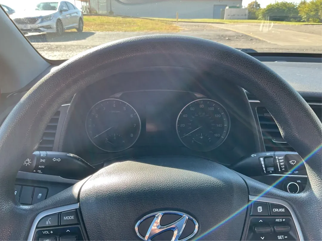 2018 Hyundai Elantra SEL (5NPD84LF6JH) with an Nu 2L I-4 DOHC engine, located at 4508 South Dixie Dr, Moraine, OH, 45439, (937) 908-9800, 39.689976, -84.218452 - **Elevate Your Daily Drive with the 2018 Hyundai Elantra SEL Perfect for Commuters and Families Alike!**<br /> <br /> Are you searching for a reliable and stylish vehicle that fits into your busy lifestyle? At Advantage Car and Credit - Piqua, we understand that finding the right car can be challen - Photo#15