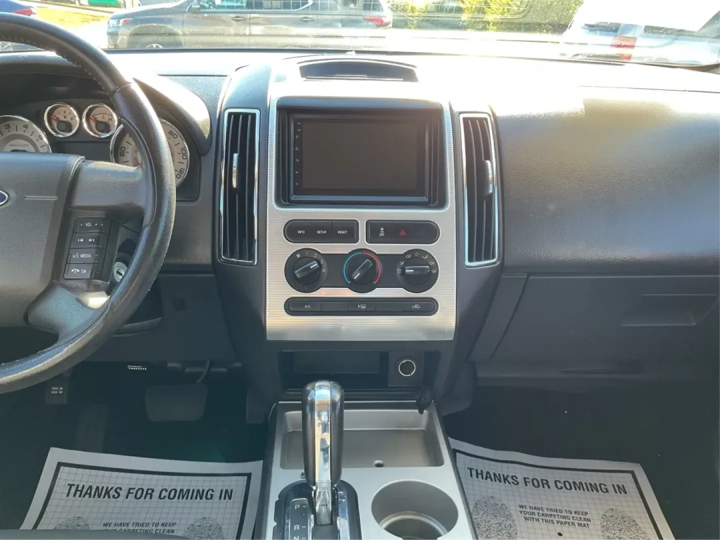 2010 Ford Edge SEL (2FMDK4JC1AB) with an Duratec 3.5L V-6 DOHC engine, located at 1230 East Main St, Xenia, OH, 45385, (937) 908-9800, 39.688026, -83.910172 - Are you in search of a family-friendly SUV that effortlessly combines style, comfort, and functionality? Look no further than this striking 2010 Ford Edge SEL at Advantage Car and Credit in Xenia, OH. Whether you're navigating daily commutes, planning weekend adventures with the family, or simply ru - Photo#13