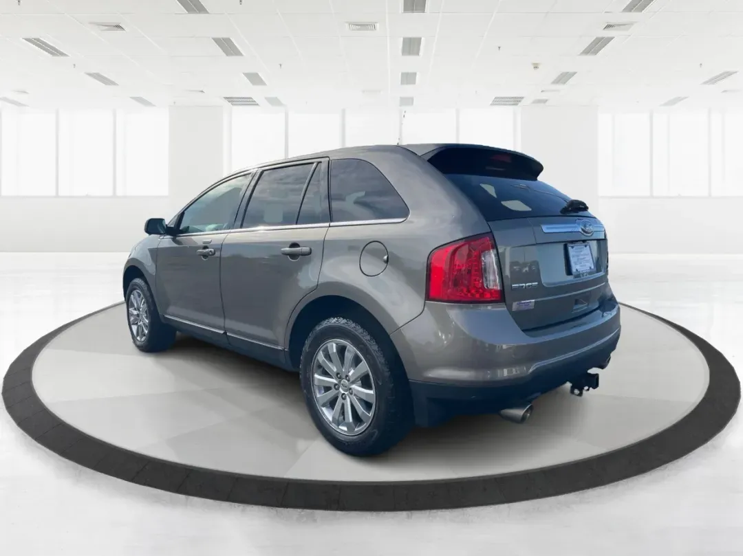 2013 Ford Edge Limited (2FMDK4KC5DB) with an 3.5L V-6 DOHC engine, located at 4508 South Dixie Dr, Moraine, OH, 45439, (937) 908-9800, 39.689976, -84.218452 - **Elevate Your Lifestyle with the 2013 Ford Edge Limited at Advantage Car and Credit - Moraine!**<br /> <br /> Are you searching for the perfect SUV that effortlessly blends comfort, functionality, and style? Look no further than the 2013 Ford Edge Limited, available now at Advantage Car and Credit - Photo#4