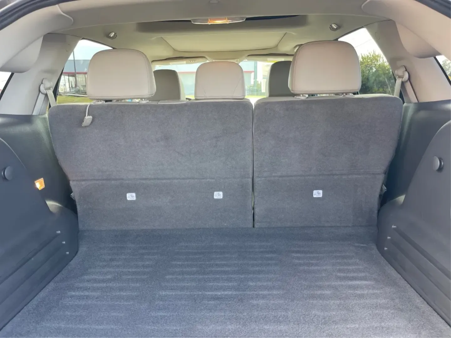 2013 Ford Edge Limited (2FMDK4KC5DB) with an 3.5L V-6 DOHC engine, located at 4508 South Dixie Dr, Moraine, OH, 45439, (937) 908-9800, 39.689976, -84.218452 - **Elevate Your Lifestyle with the 2013 Ford Edge Limited at Advantage Car and Credit - Moraine!**<br /> <br /> Are you searching for the perfect SUV that effortlessly blends comfort, functionality, and style? Look no further than the 2013 Ford Edge Limited, available now at Advantage Car and Credit - Photo#12