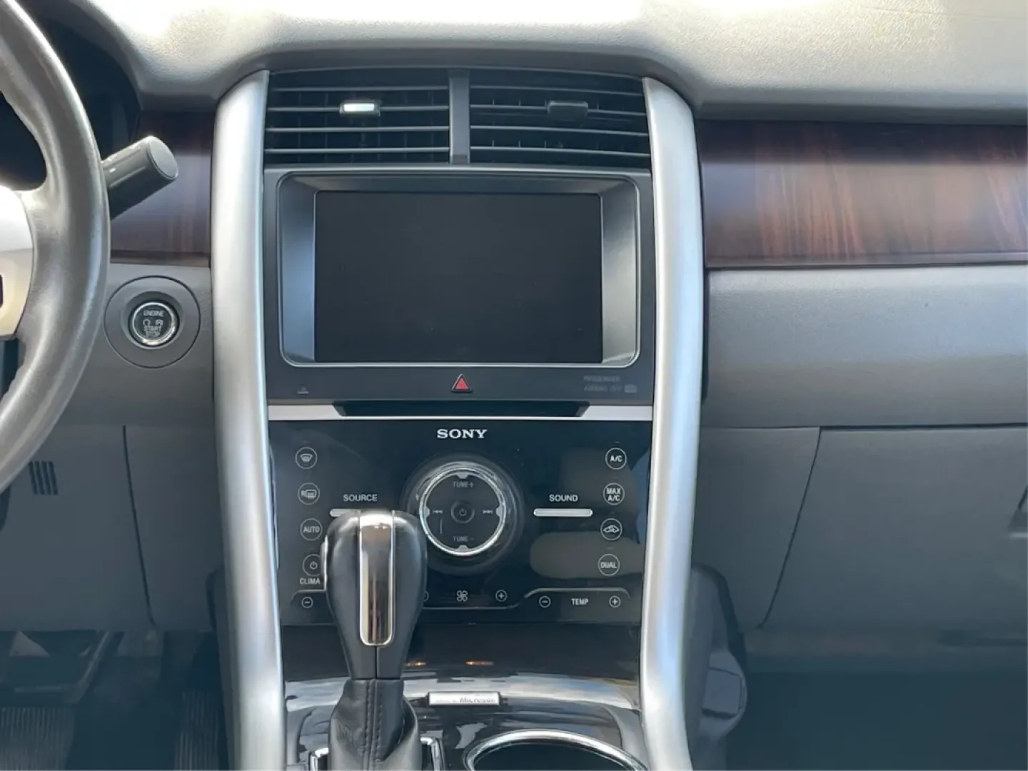 2013 Ford Edge Limited (2FMDK4KC5DB) with an 3.5L V-6 DOHC engine, located at 4508 South Dixie Dr, Moraine, OH, 45439, (937) 908-9800, 39.689976, -84.218452 - **Elevate Your Lifestyle with the 2013 Ford Edge Limited at Advantage Car and Credit - Moraine!**<br /> <br /> Are you searching for the perfect SUV that effortlessly blends comfort, functionality, and style? Look no further than the 2013 Ford Edge Limited, available now at Advantage Car and Credit - Photo#13