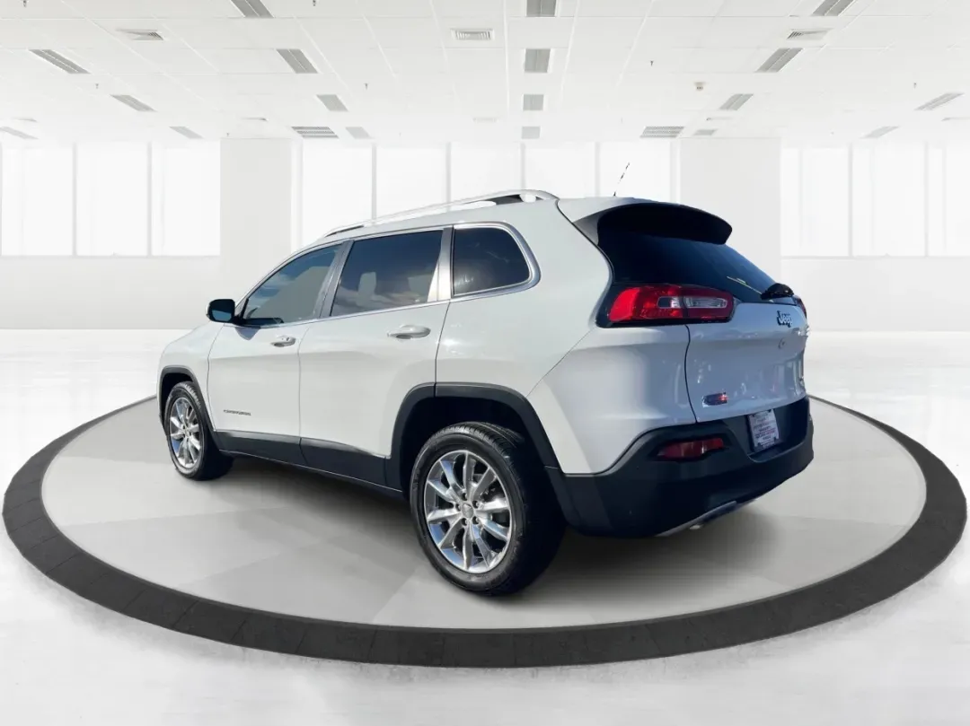 2014 Jeep Cherokee Limited (1C4PJLDB2EW) with an Other engine, located at 1230 East Main St, Xenia, OH, 45385, (937) 908-9800, 39.688026, -83.910172 - **Unleash Your Adventurous Spirit with the 2014 Jeep Cherokee Limited!**<br /> <br /> Are you ready to enhance your lifestyle with a vehicle that perfectly balances comfort, capability, and style? Look no further than the 2014 Jeep Cherokee Limited, available now at Advantage Car and Credit in Xenia - Photo#4