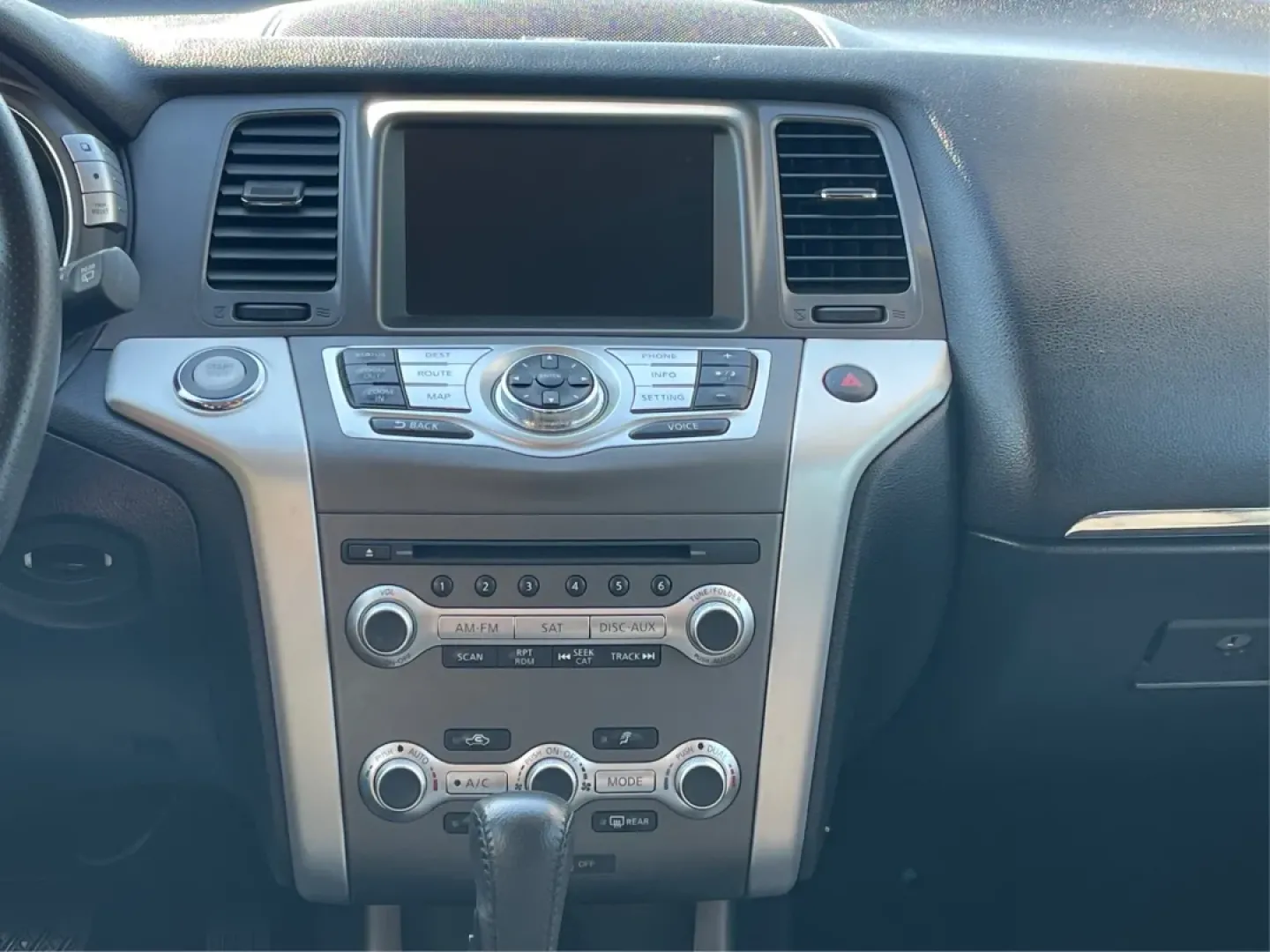 2013 Nissan Murano SV (JN8AZ1MW6DW) with an 3.5L V-6 DOHC engine, located at 401 Woodman Dr, Riverside, OH, 45431, (937) 908-9800, 39.760899, -84.123421 - **Discover the Perfect SUV for Weekend Adventures and Daily Commuting!**<br /> <br /> Are you searching for a reliable vehicle that effortlessly transitions from daily commutes to weekend getaways? Look no further than this stunning 2013 Nissan Murano SV, available now at Advantage Car and Credit - - Photo#13