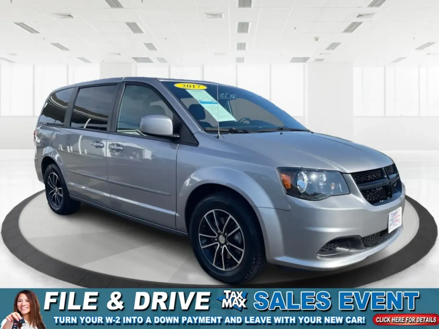 2017 Dodge Grand Caravan SE Plus (2C4RDGBGXHR) with an Pentastar 3.6L V-6 DOHC engine, 6A transmission, located at 1230 East Main St, Xenia, OH, 45385, (937) 908-9800, 39.688026, -83.910172 - Are you ready to hit the road for family adventures or daily commutes? The 2017 Dodge Grand Caravan SE Plus is your ideal companion, blending comfort, versatility, and reliability in one stylish package. Perfect for growing families or anyone in need of a spacious ride, this passenger van is designe - Photo#0