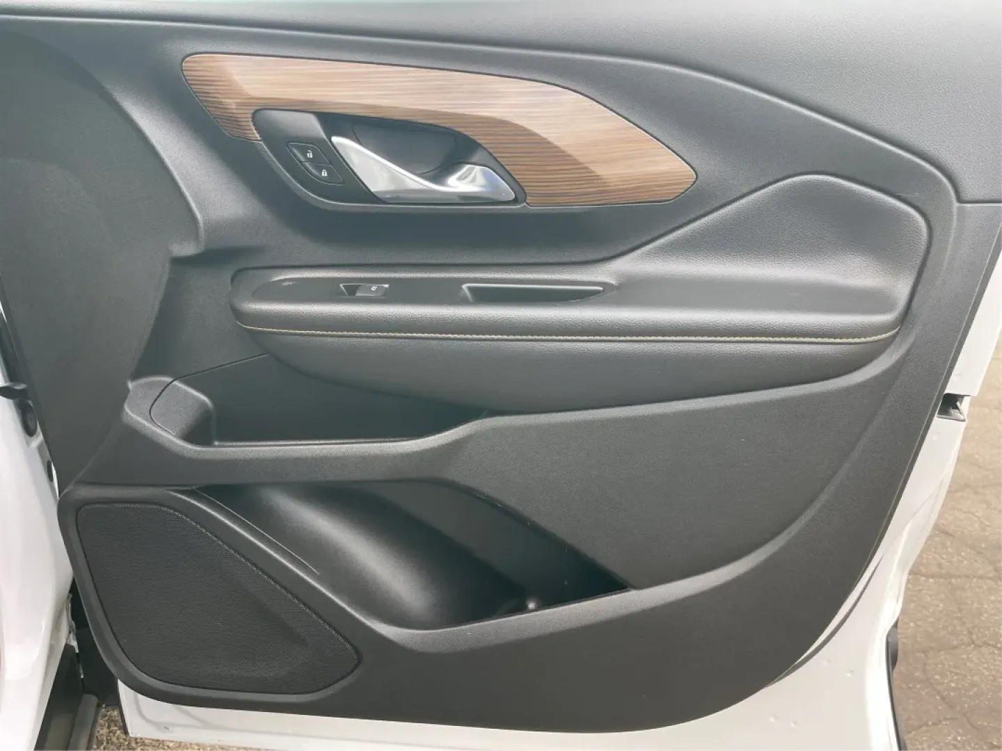 2018 GMC Terrain SLE (3GKALTEV3JL) with an Other engine, located at 8750 N County Rd 25A, Piqua, OH, 45356, (937) 908-9800, 40.164391, -84.232513 - **Adventure Awaits with the 2018 GMC Terrain SLE at Advantage Car and Credit - Piqua!**<br /> <br /> Are you on the lookout for a versatile SUV that adapts to your lifestyle, whether you're taking the kids to school, heading to work, or embarking on a weekend getaway? Look no further! The 2018 GMC T - Photo#20