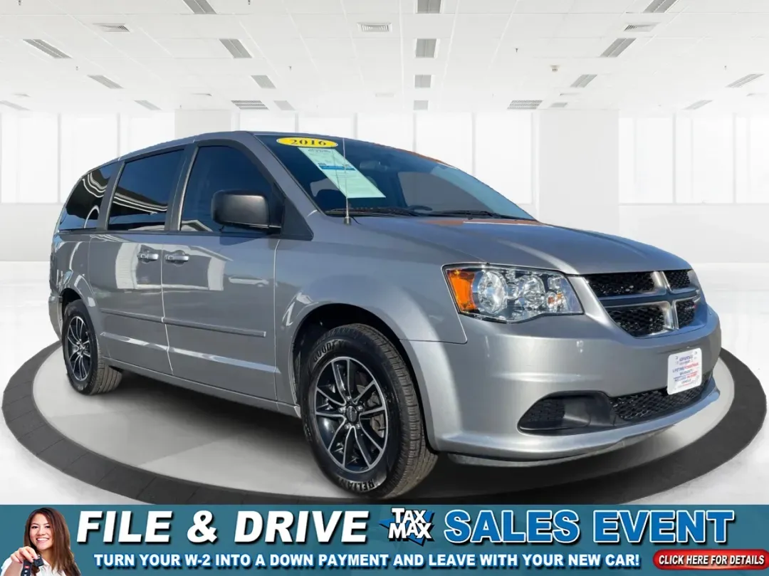 2016 Dodge Grand Caravan SE (2C4RDGBG0GR) with an Pentastar 3.6L V-6 DOHC engine, located at 1184 Kauffman Ave, Fairborn, OH, 45324, (937) 908-9800, 39.807072, -84.030914 - **Experience the Freedom of Family Adventures with the 2016 Dodge Grand Caravan SE!** <br /> <br /> Are you in search of the perfect vehicle for family road trips, daily commutes, or weekend adventures? Look no further than the 2016 Dodge Grand Caravan SE, available at Advantage Car and Credit in X - Photo#0