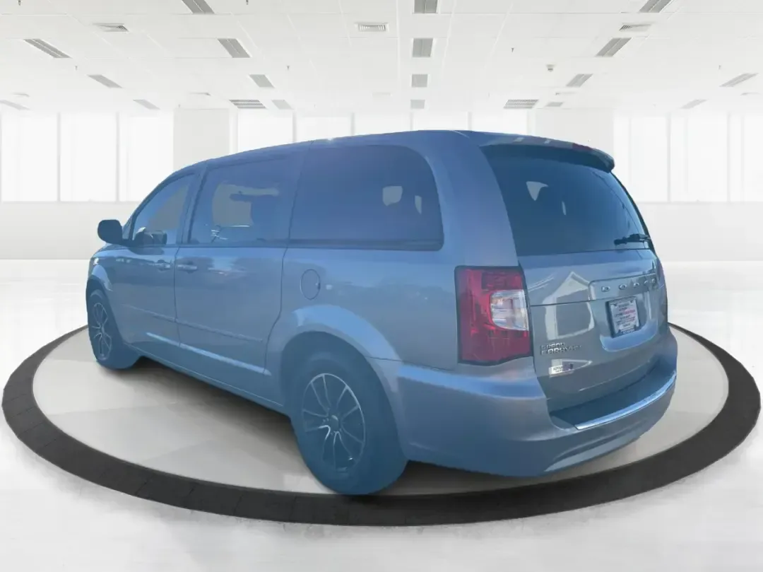 2016 Dodge Grand Caravan SE (2C4RDGBG0GR) with an Pentastar 3.6L V-6 DOHC engine, 6A transmission, located at 8750 N County Rd 25A, Piqua, OH, 45356, (937) 908-9800, 40.164391, -84.232513 - **Experience the Freedom of Family Adventures with the 2016 Dodge Grand Caravan SE!** <br /> <br /> Are you in search of the perfect vehicle for family road trips, daily commutes, or weekend adventures? Look no further than the 2016 Dodge Grand Caravan SE, available at Advantage Car and Credit in X - Photo#4