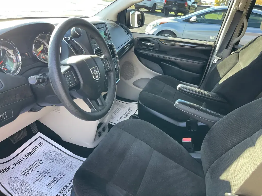 2016 Dodge Grand Caravan SE (2C4RDGBG0GR) with an Pentastar 3.6L V-6 DOHC engine, 6A transmission, located at 8750 N County Rd 25A, Piqua, OH, 45356, (937) 908-9800, 40.164391, -84.232513 - **Experience the Freedom of Family Adventures with the 2016 Dodge Grand Caravan SE!** <br /> <br /> Are you in search of the perfect vehicle for family road trips, daily commutes, or weekend adventures? Look no further than the 2016 Dodge Grand Caravan SE, available at Advantage Car and Credit in X - Photo#9